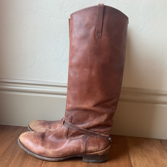 AUTHENTIC FRYE DISTRESSED BOOTS - Picture 5 of 7